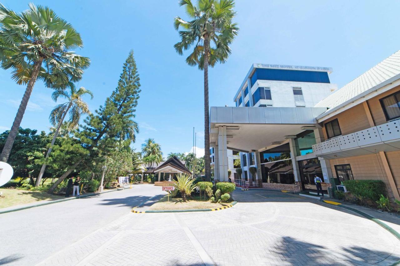 Hotel Reddoorz Premium @ The Ritz Garden Oases Davao Stadt Exterior foto