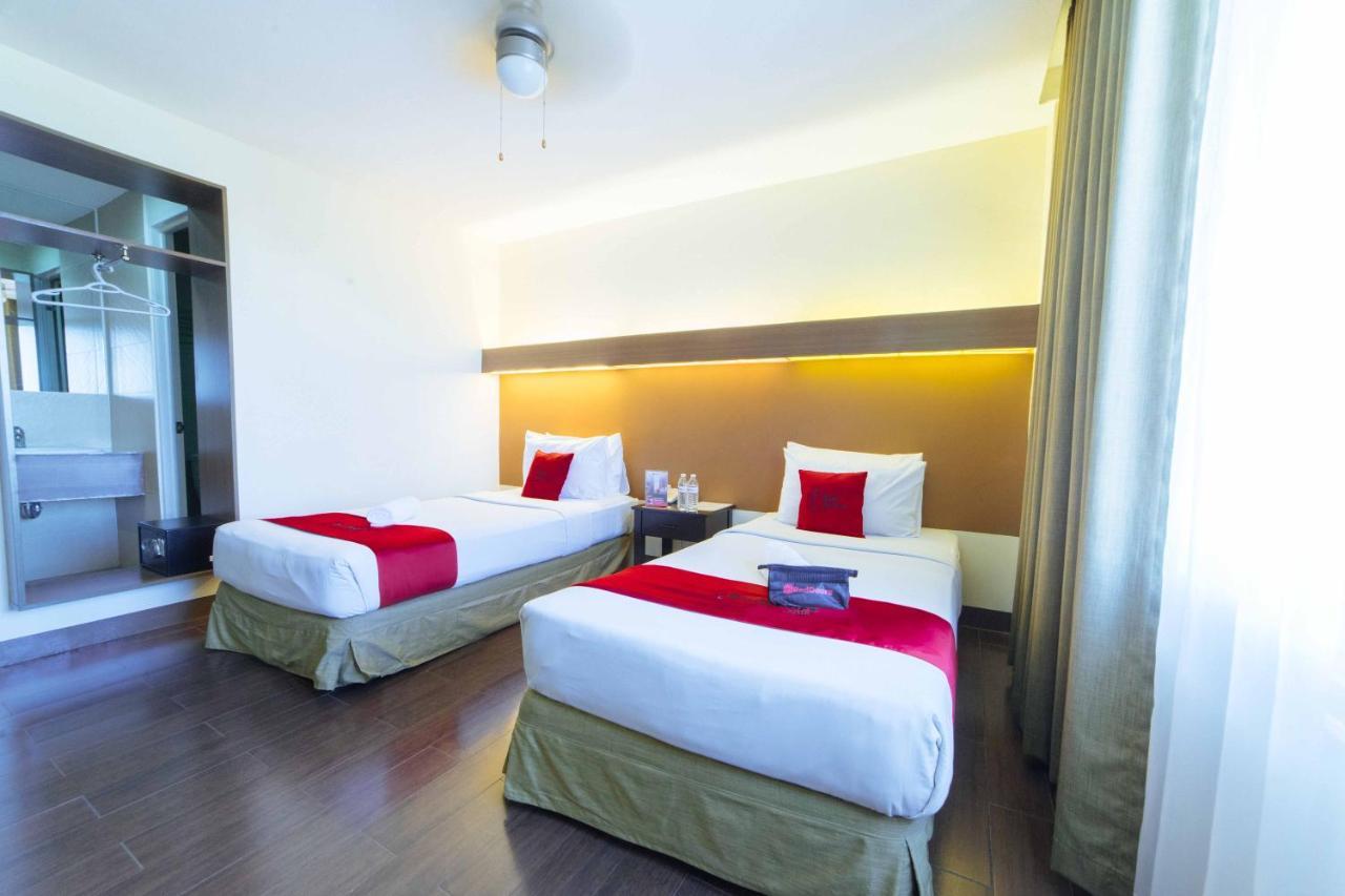 Hotel Reddoorz Premium @ The Ritz Garden Oases Davao Stadt Exterior foto
