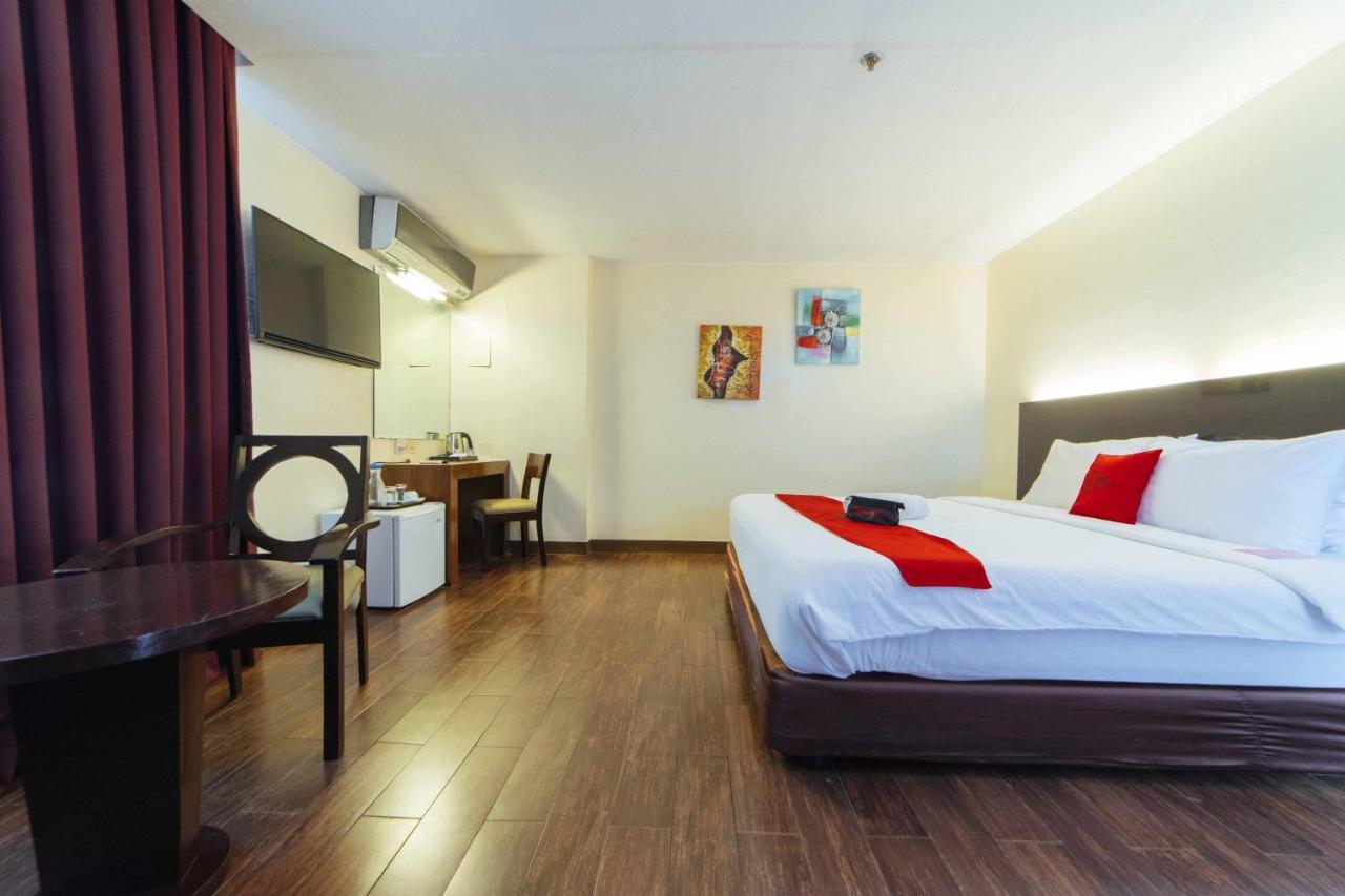 Hotel Reddoorz Premium @ The Ritz Garden Oases Davao Stadt Exterior foto