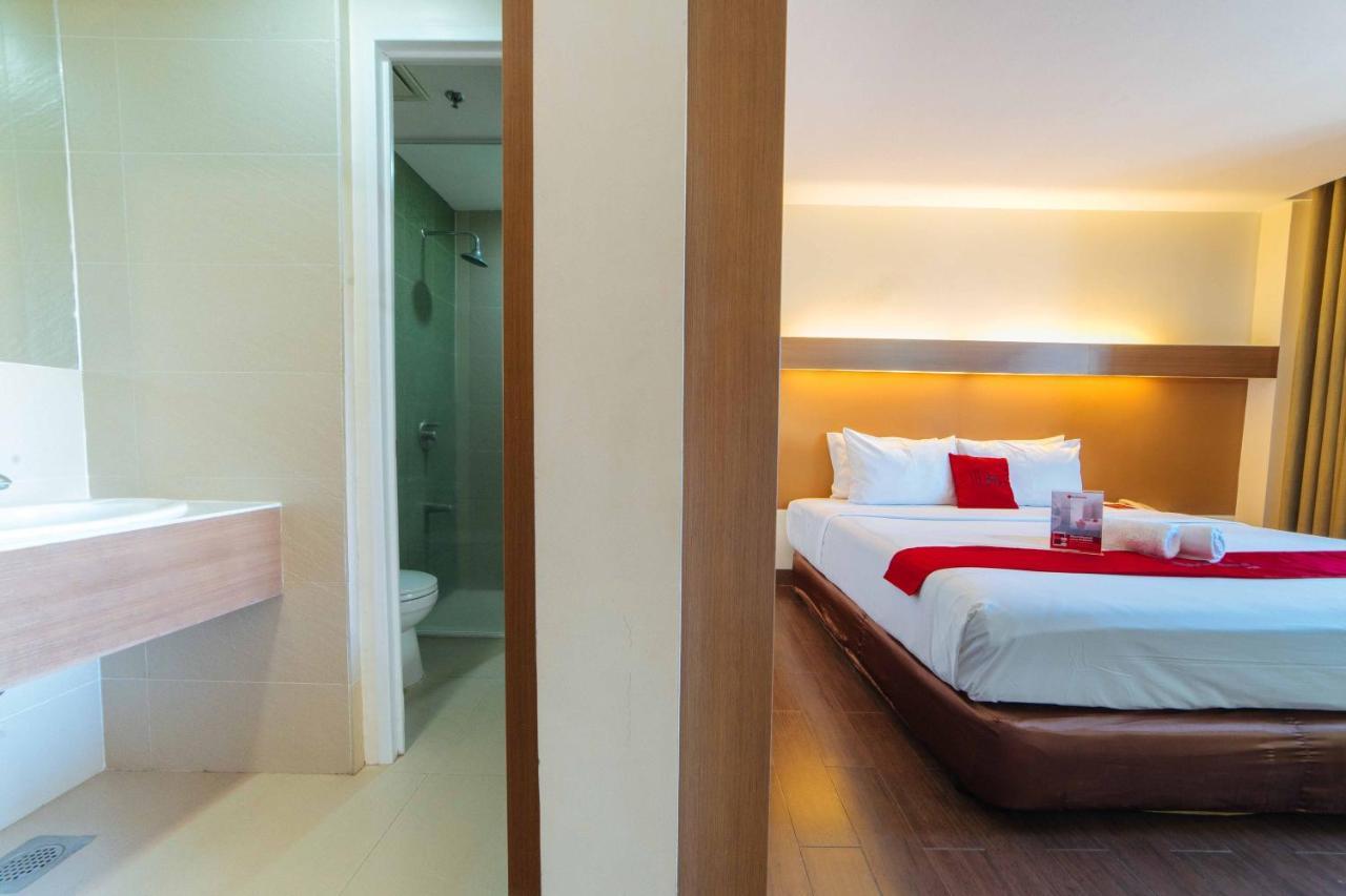 Hotel Reddoorz Premium @ The Ritz Garden Oases Davao Stadt Exterior foto