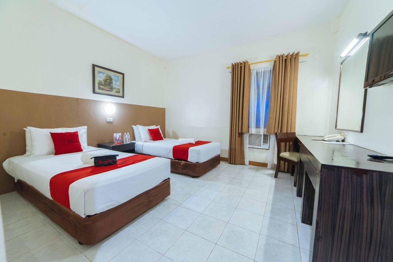 Hotel Reddoorz Premium @ The Ritz Garden Oases Davao Stadt Exterior foto
