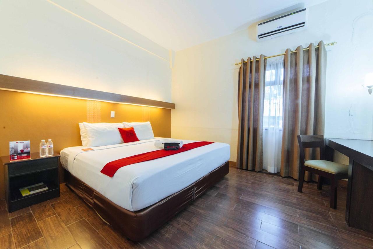 Hotel Reddoorz Premium @ The Ritz Garden Oases Davao Stadt Exterior foto